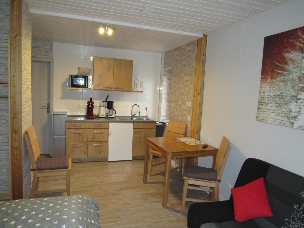 Ferienapartments Am Dorfplatz Langscheid  Dış mekan fotoğraf